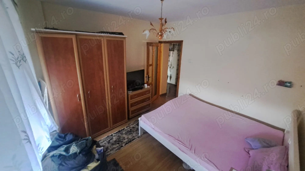 Decomandat la etajul 2 cu centrala propie