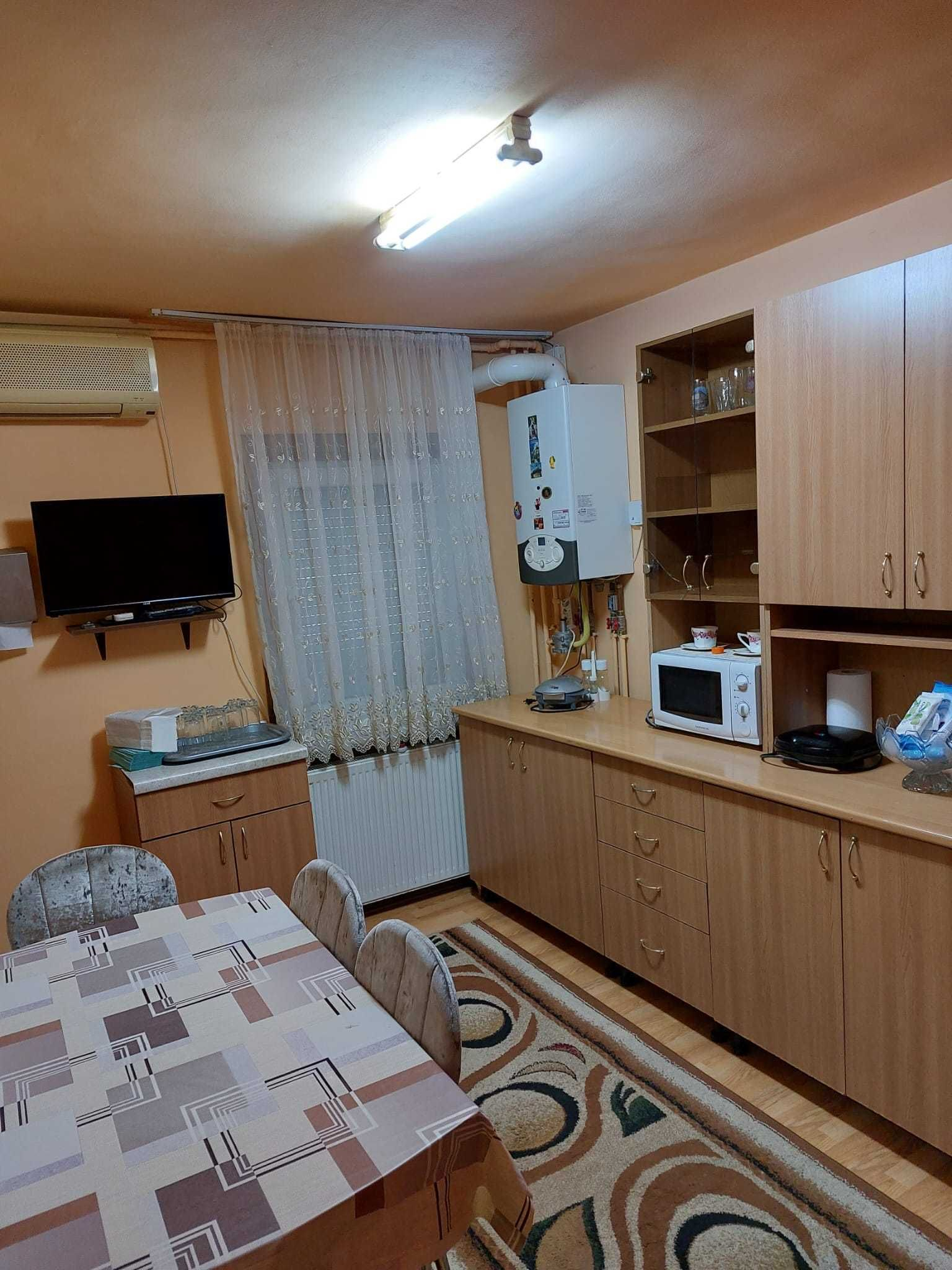 Mobilat si utilat la etajul 1 in Steaua