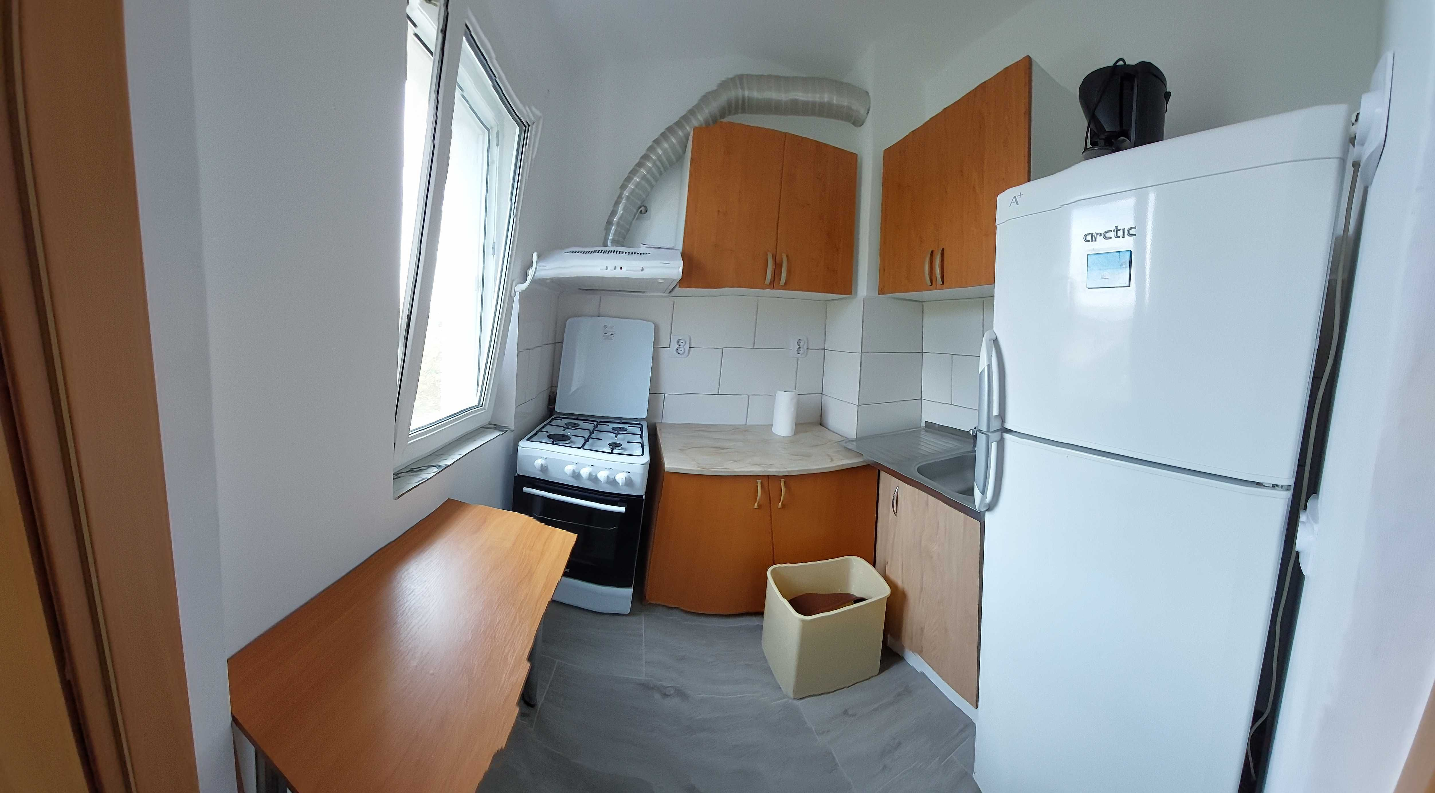 Apartament cu 2 camere, mobilat și utilat