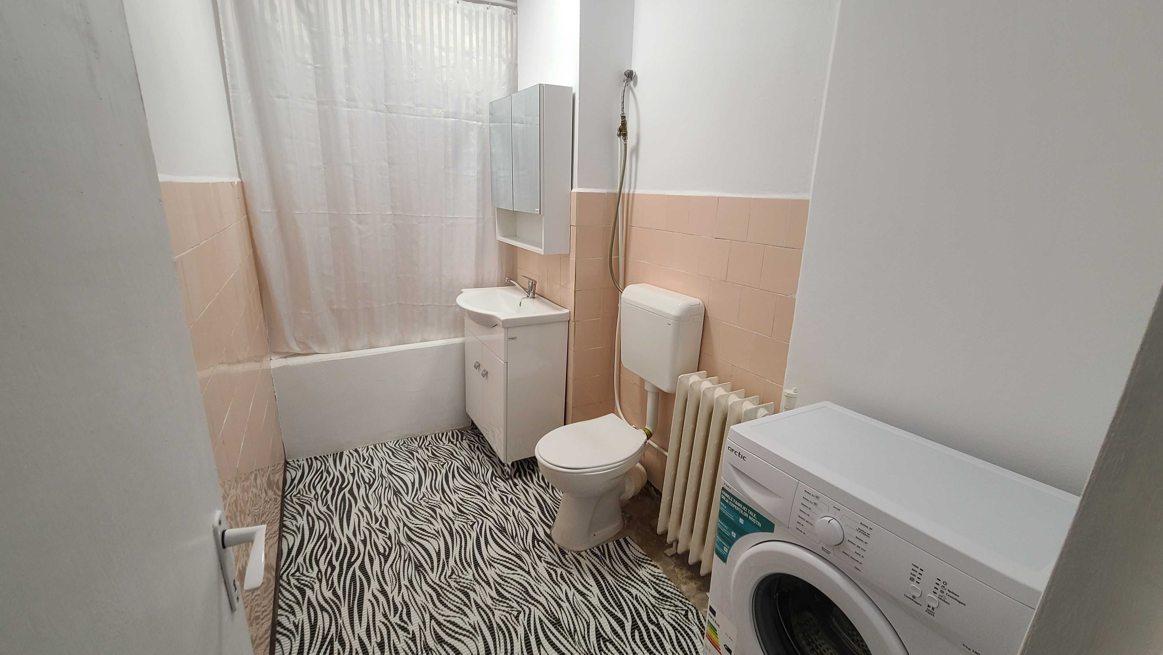 Decomandat, model mare linga Parcul Clabucet