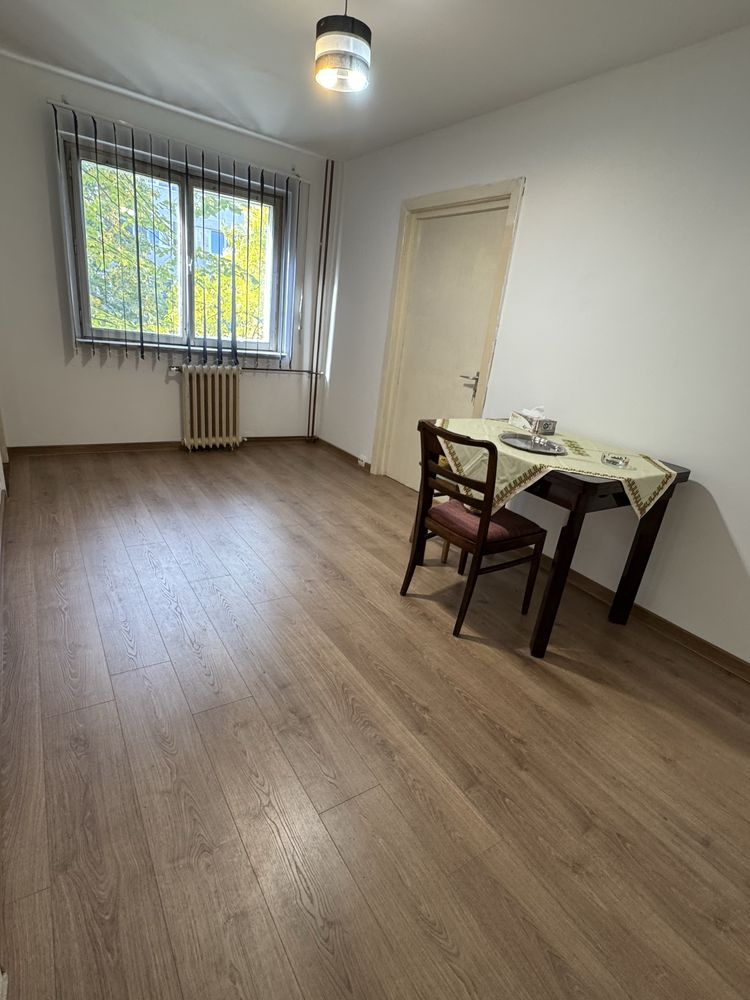 Amenajat la etajul 1 lingă Piața Doina