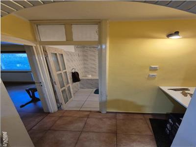 Decomandat cu 2 balcoane la etajul 2