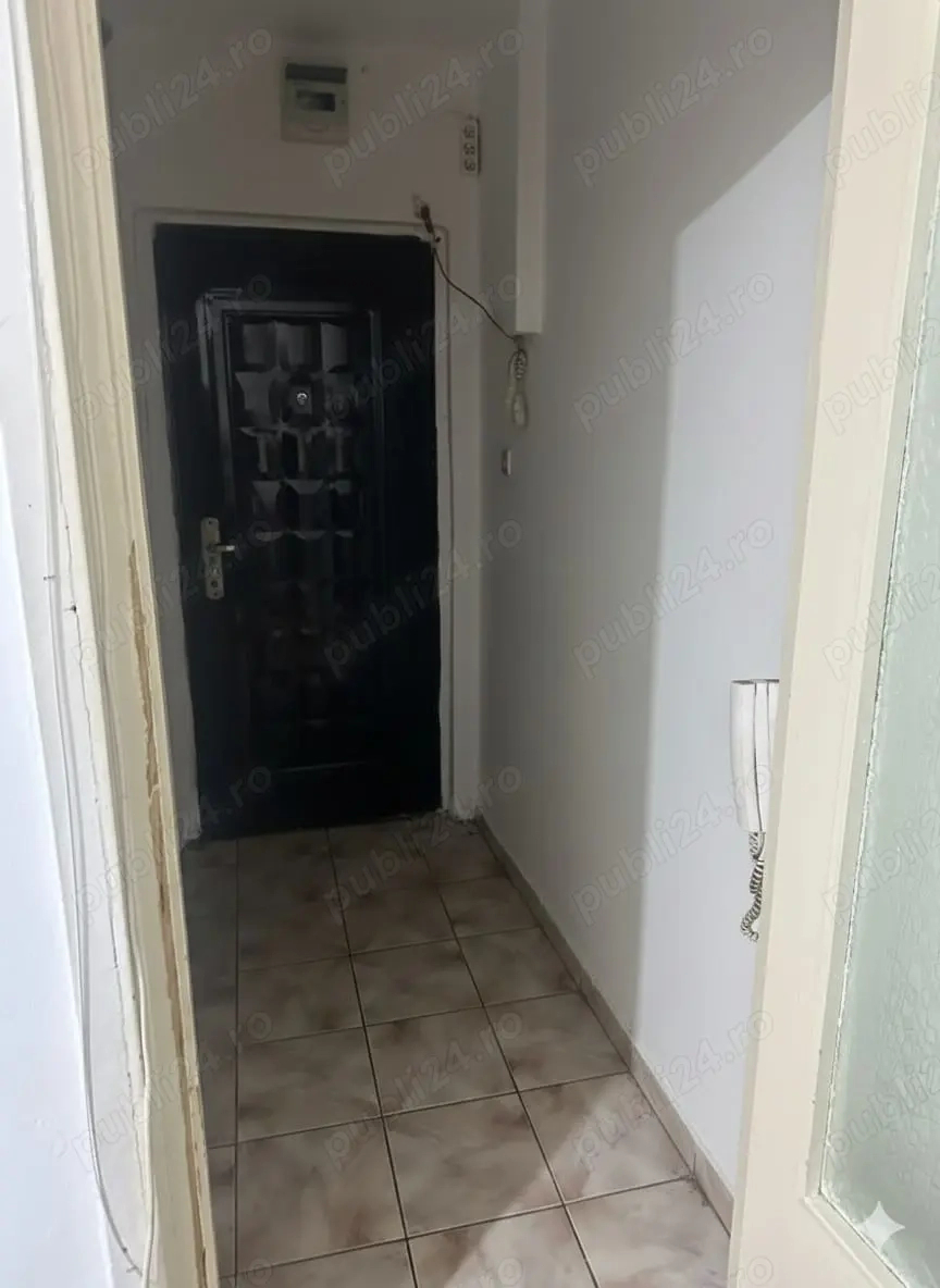 Apartament cu 2 camere cu balcon, linga Piata Doina