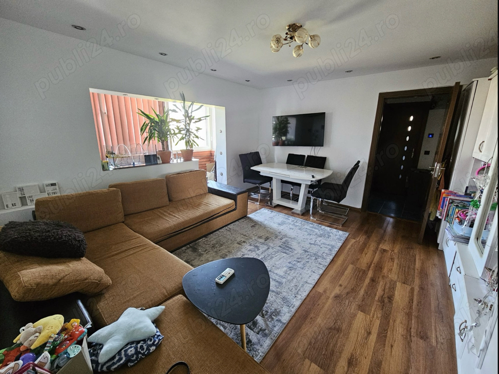 Etaj 3/4 cu 2 bai si 2 balcoane aproape de Mall