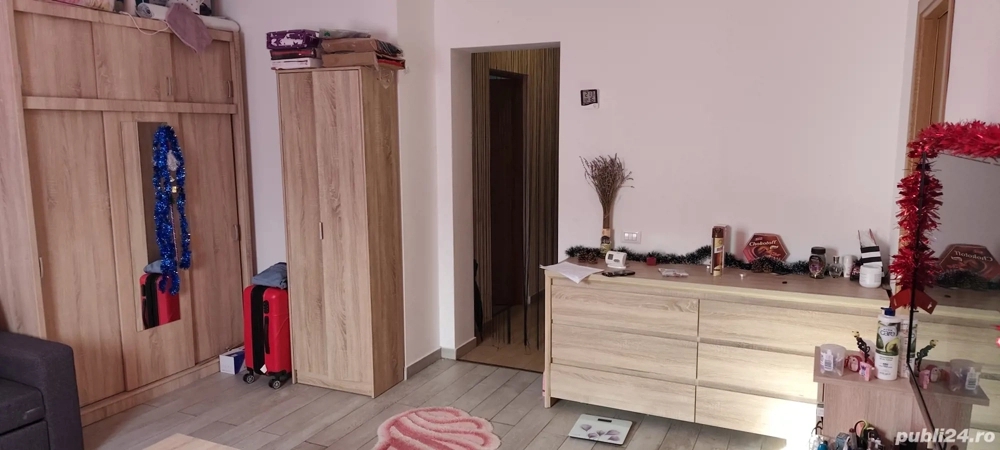 Apartament 1 camera la etajul 1