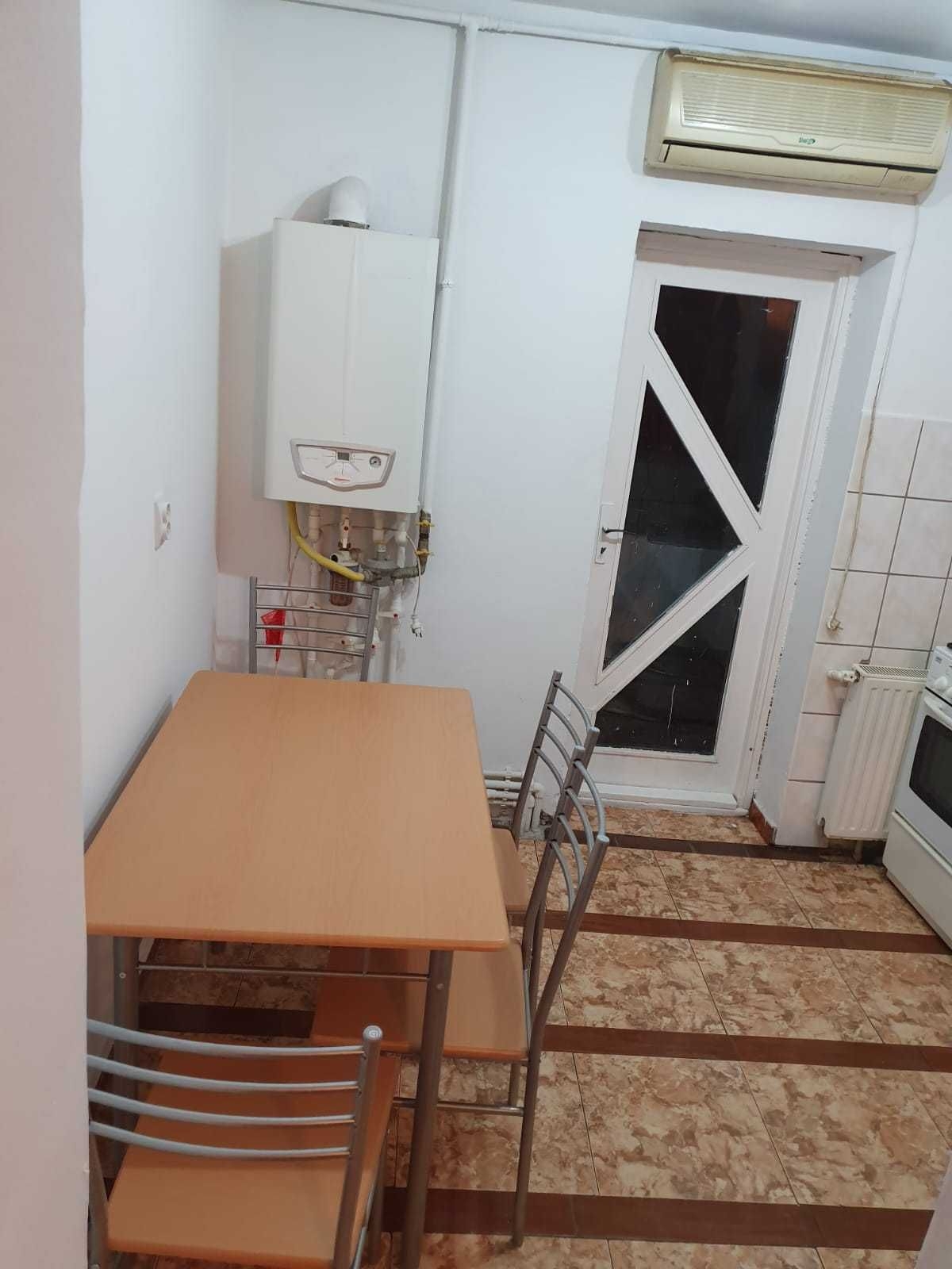 Mobilat si utilat la etajul 3 in Lipovei