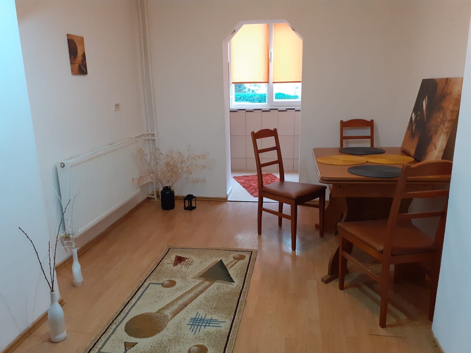 Mobilat si utilat la parter inalt, modificat in 3 camere