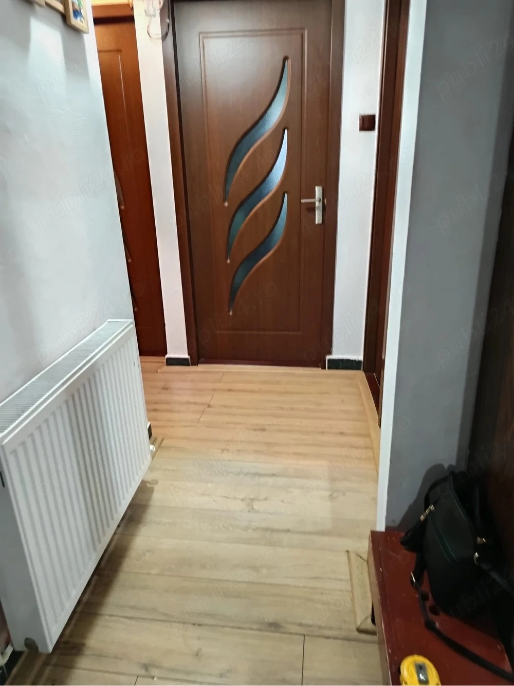 Decomandat cu 2 bai la parter inalt