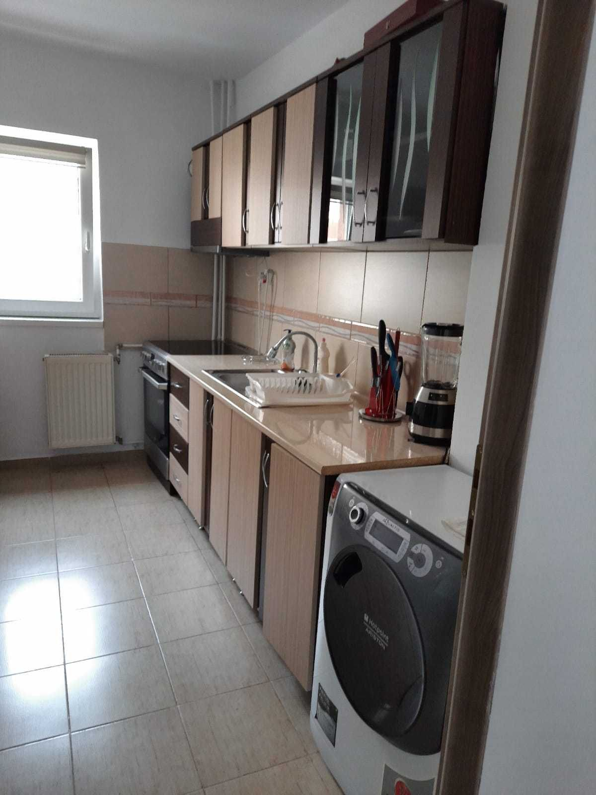 Mobilat si utilat la etajul 2 in bloc anvelopat
