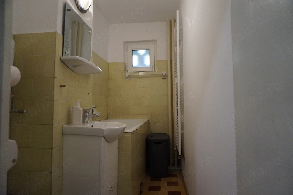 Apartament cu 3 camere linga Spitalul Judetean