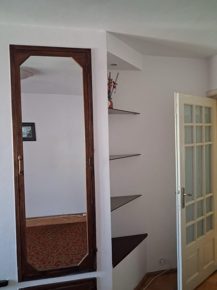 Decomandat la etajul 2 cu garaj in Bucovina