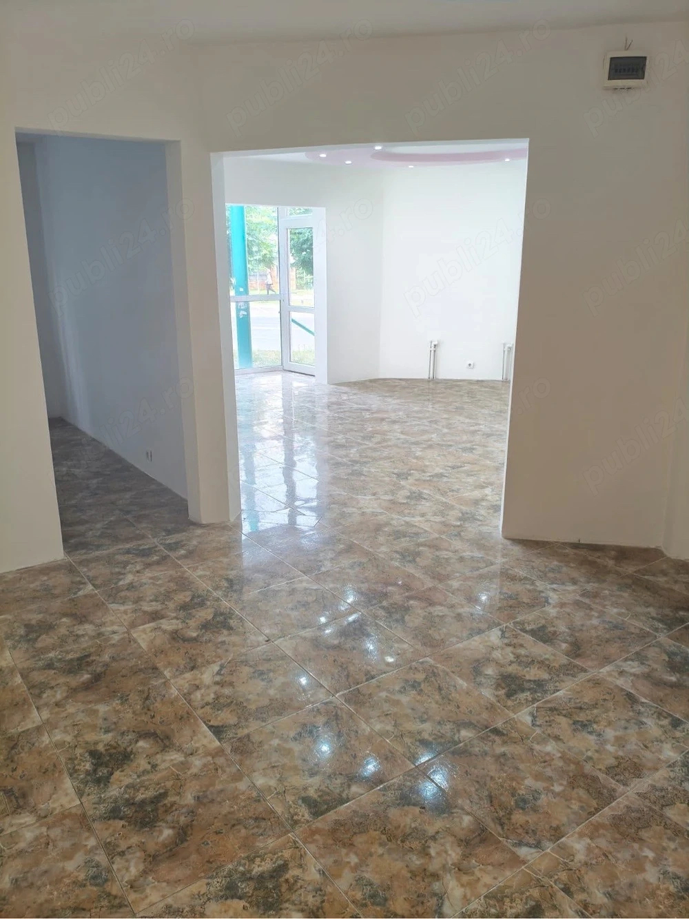Decomandat cu centrala propie la parter inalt