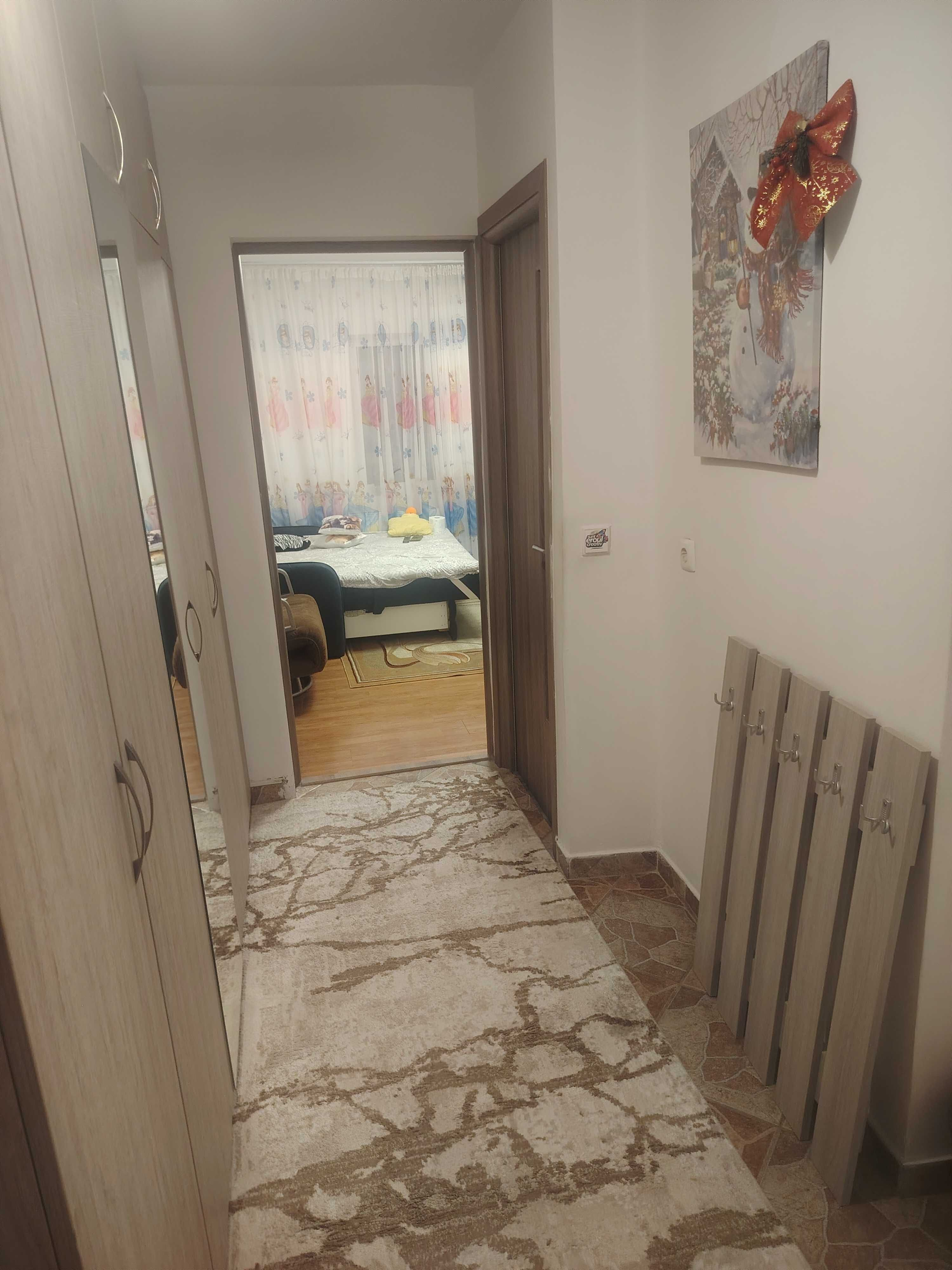 Decomandat cu centrala propie in bloc anvelopat