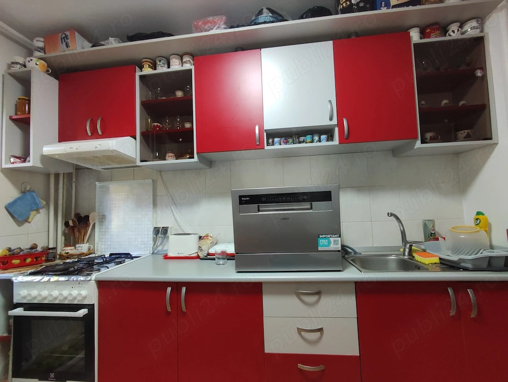Mobilat si utilat la etajul 1 in bloc anvelopat