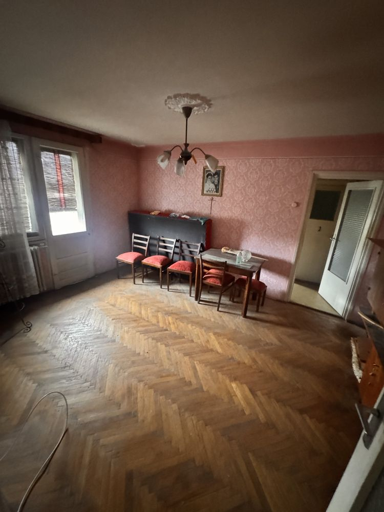 Apartament cu 2 camere in bloc de caramida