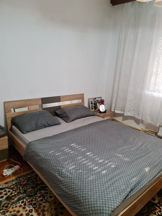 Apartament cu 4 camere in asociatie cu garaj