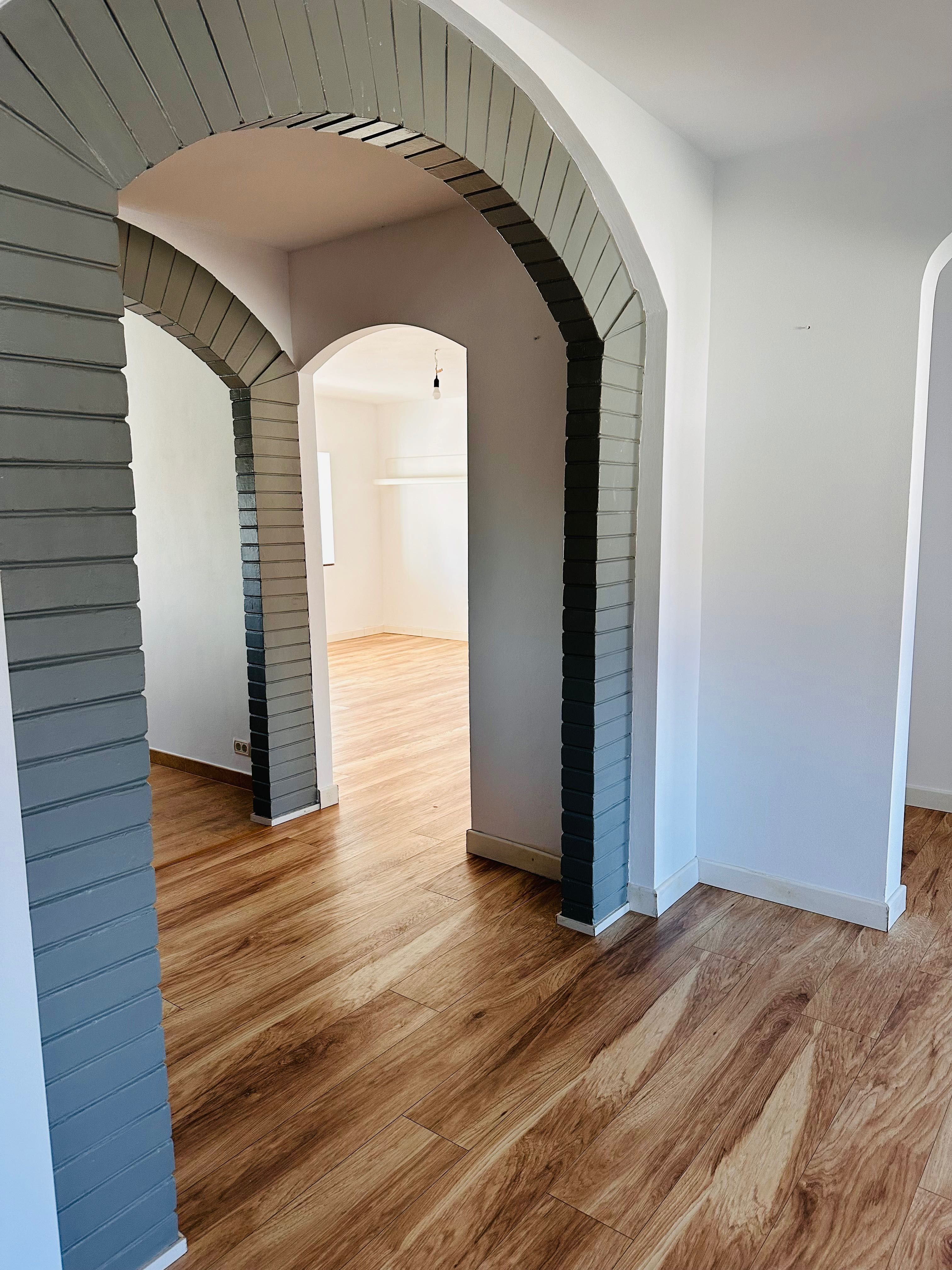 Recent renovat cu 2 bai și 2 balcoane