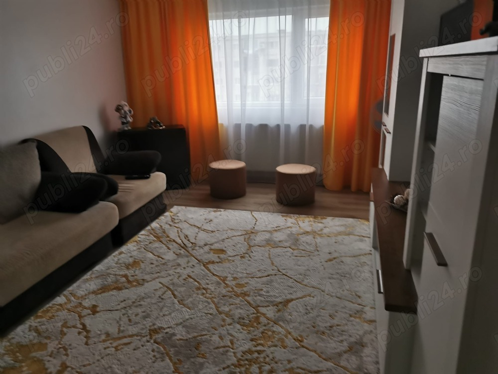 Decomandat cu 2 bai in bloc anvelopat termic, mobilat si utilat
