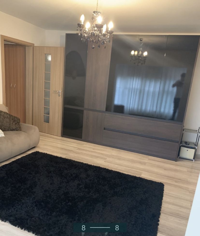 Amenajatat complet, mobilat și utilat la parter cu balcon
