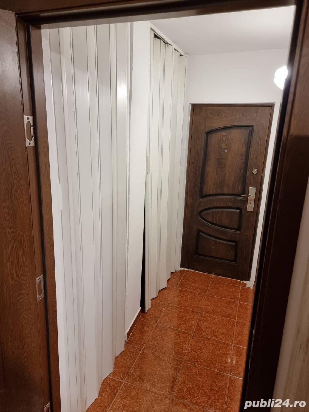 Mobilat și utilat la etajul 3 aproape de Mall