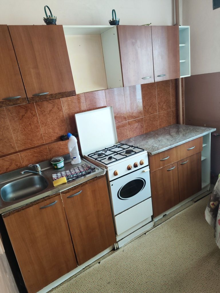 Apartament cu 2 camere cu 3 balcoane in bloc anvelopat