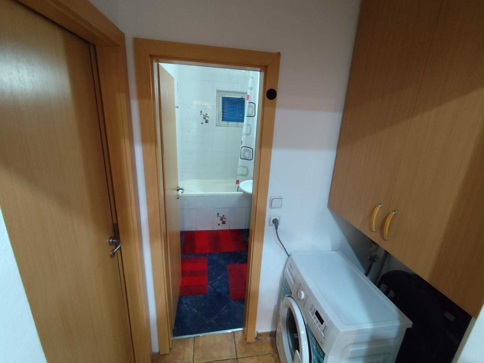 Mobilat și utilat la parter înalt aproape de Județean