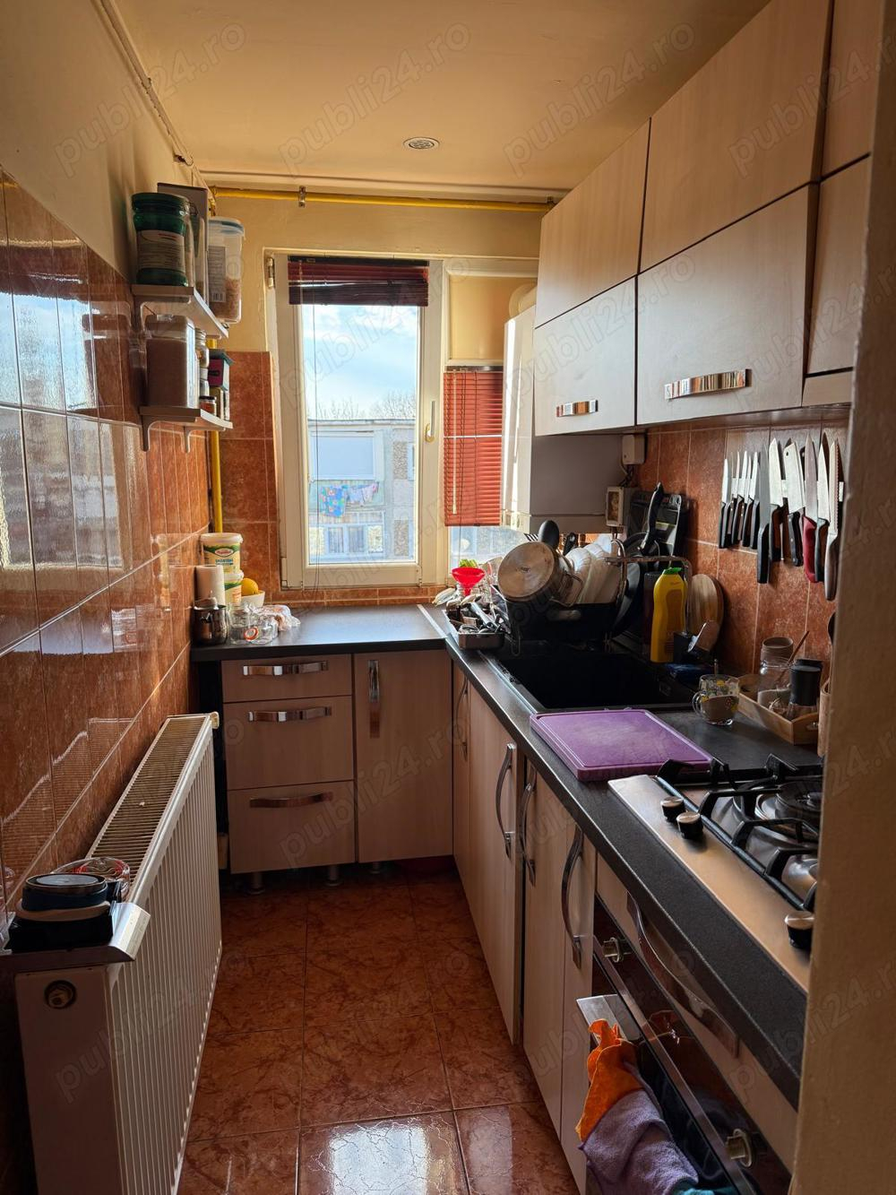 Apartament cu 3 camere cu centrala propie linga Generala 18