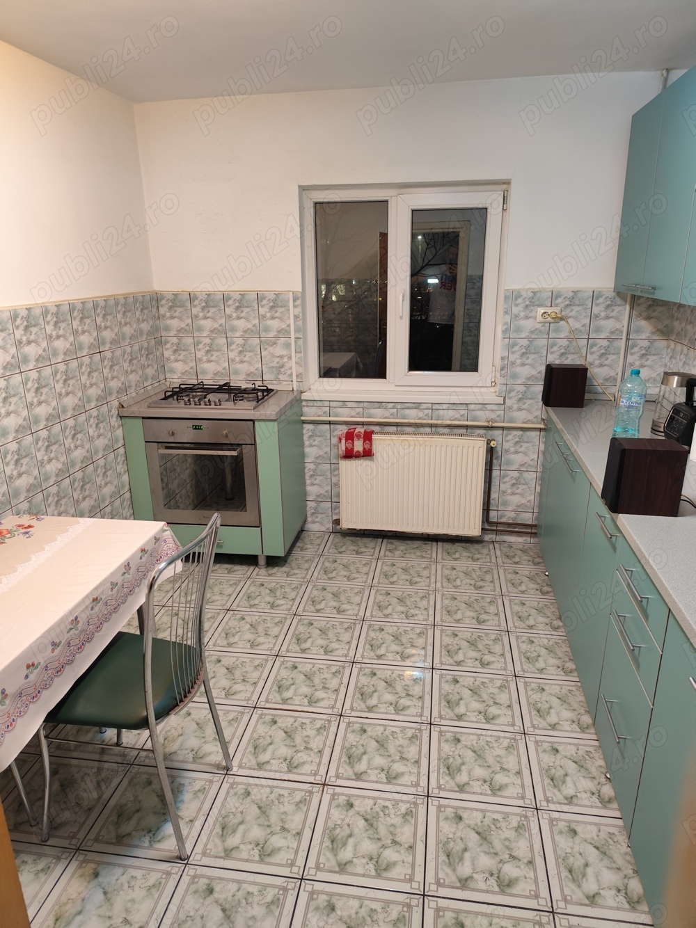 Decomandat cu 2 băi și 2 balcoane la etajul 2, lingă Piața Verse
