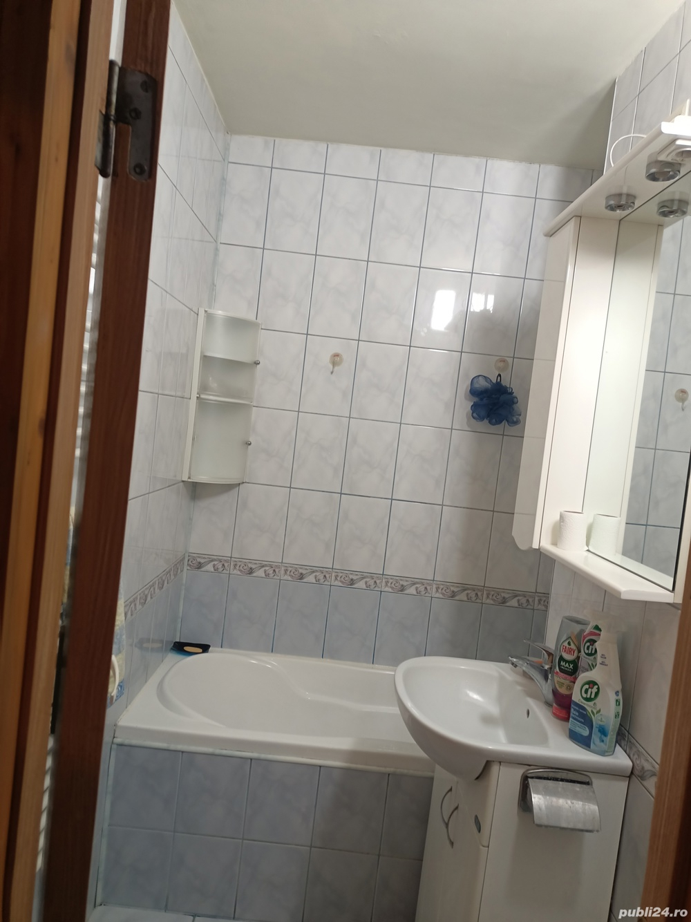Decomandat cu 3 camere la etajul 3