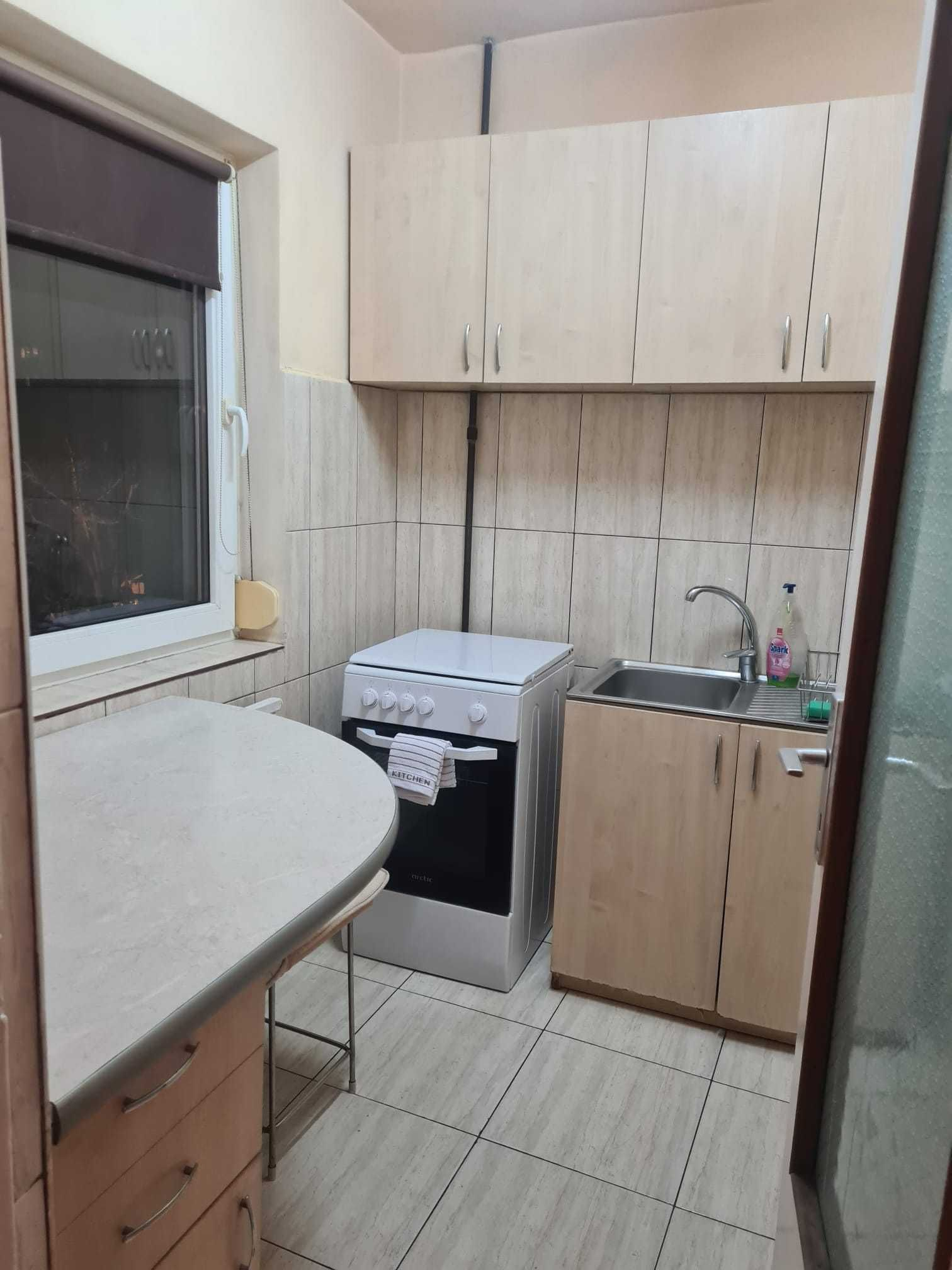 Mobilat si utilat la etajul 2 in bloc anvelopat, linga parc Bucovina