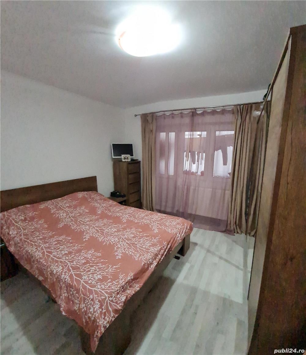 Decomandat cu 2 băi și balcon