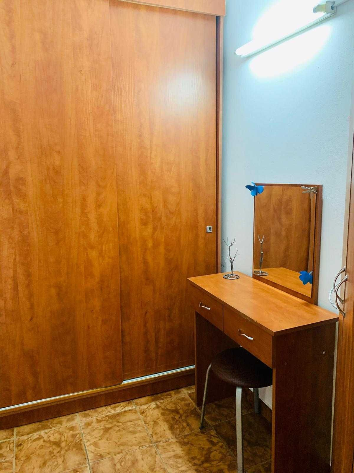 Mobilat si utilat complet, modificat in 3 camere, cu garaj, linga Lidl