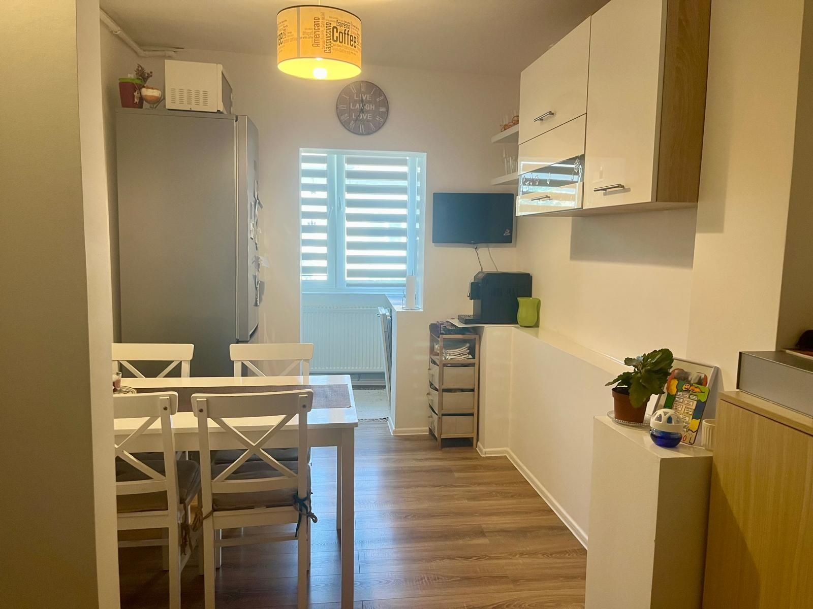 Mobilat si utilat modern in bloc anvelopat
