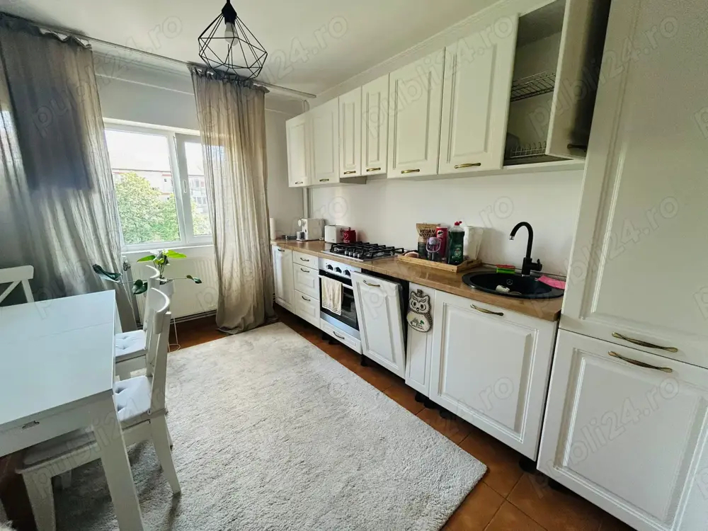 4 camere decomandat cu 2 băi și 3 balcoane,centrala termica lingă Generală 30