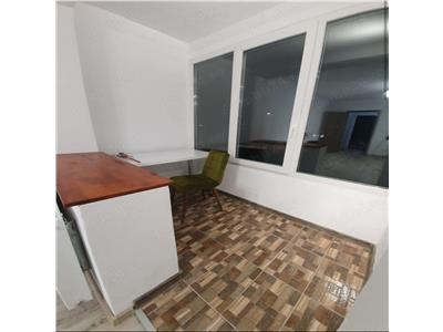 Mobilat și utilat modern la etajul 1, aproape de Mall