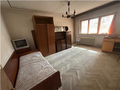 1 CAMERA, DECOMANDAT, COMPLEXUL STUDENTESC!