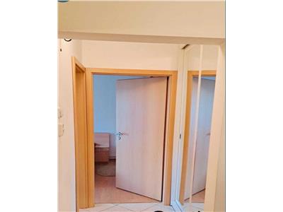 Decomandat pe 2 părți cu 2 băi, cu garaj, aproape de Mall