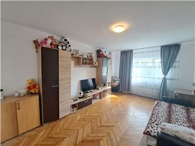 2 CAMERE, ETAJ 1, DECOMANDAT, CENTRALA TERMICA, DOROBANTILOR!