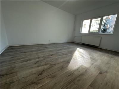 Decomandat, renovat recent in Complexul Studentesc pe Minis