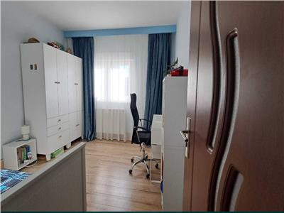Mobilat si utilat cu 2 bai, linga BRD