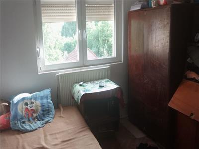 Decomandat cu centrală propie la etajul 3