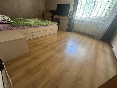 Mobilat și utilat cu 2 balcoane, modificat în 3 camere, aproape de Piață Verde