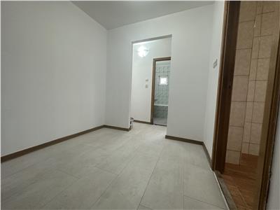 Decomandat cu 2 balcoane la et 3 pe strada Dej