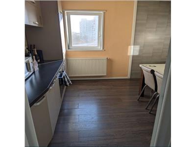 Decomandat cu 2 bai si 2 balcoane, mobilat