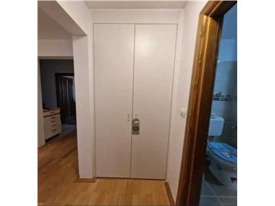 Etaj 1 cu 2 băi și 2 balcoane
