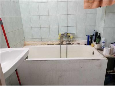 Apartament cu 3 camere in Doina la etajul 3