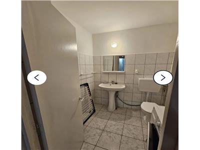 Decomandat cu 2 bai, model mare linga Casa de Pensi