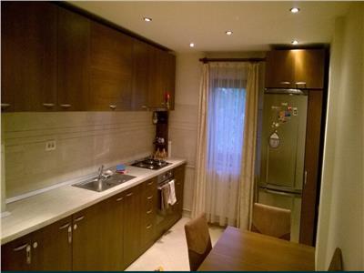 Decomandat cu 2 bai si 2 balcoane mobilat si utilat