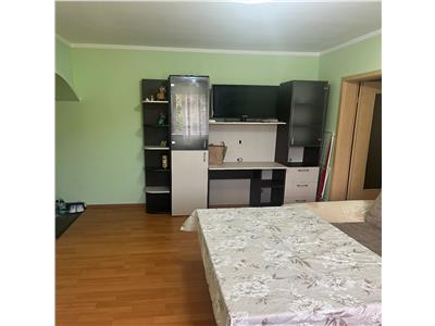 Amenajat, parțial mobilat, etaj 2, lingă Piața Doina