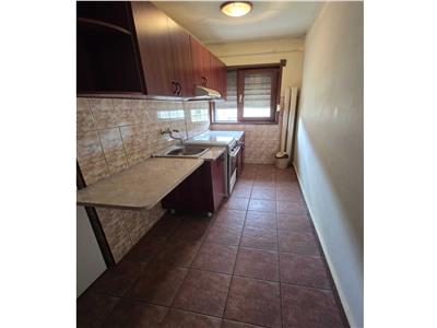 Apartament cu 3 camere aproape de Judetean